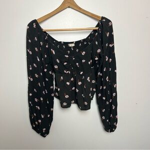 Billabong Black Floral Cropped‎ Blouse Size Medium